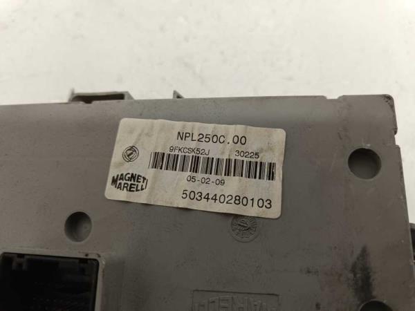 BOITE A FUSIBLE PEUGEOT BOXER/ CITROEN JUMPER/ FIAT DUCATO - Vue 3